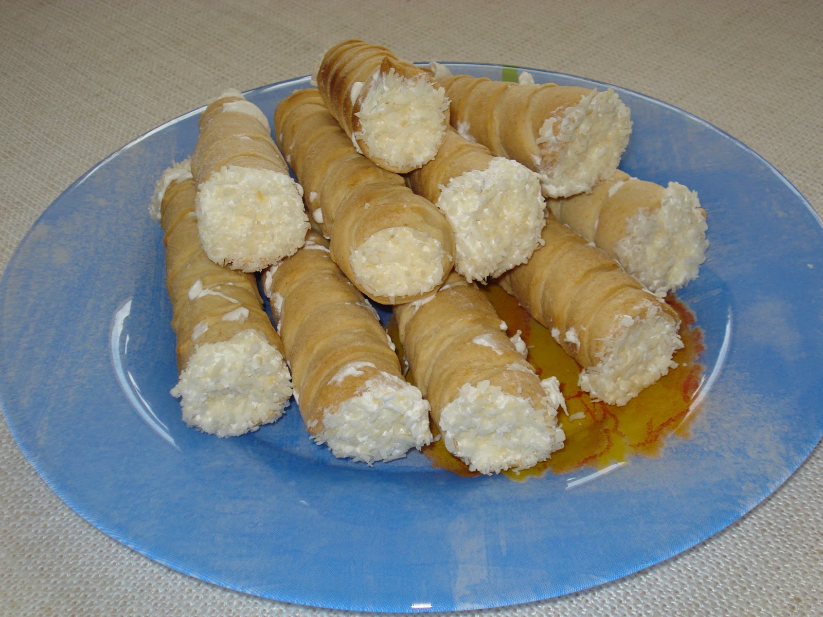 Вафельные трубочки с кремом из сливочного масла
